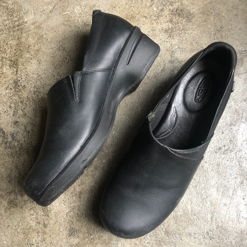 Keen Mora Service Clogs Black Leather Size 9